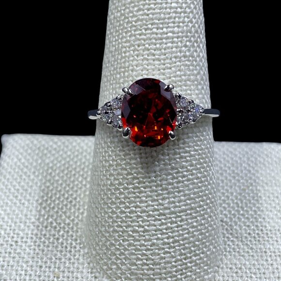 Red Swarovski Crystal Ring Size 8 Coquette Glam Royalcore Holiday Gift Jewelry - Picture 4 of 8